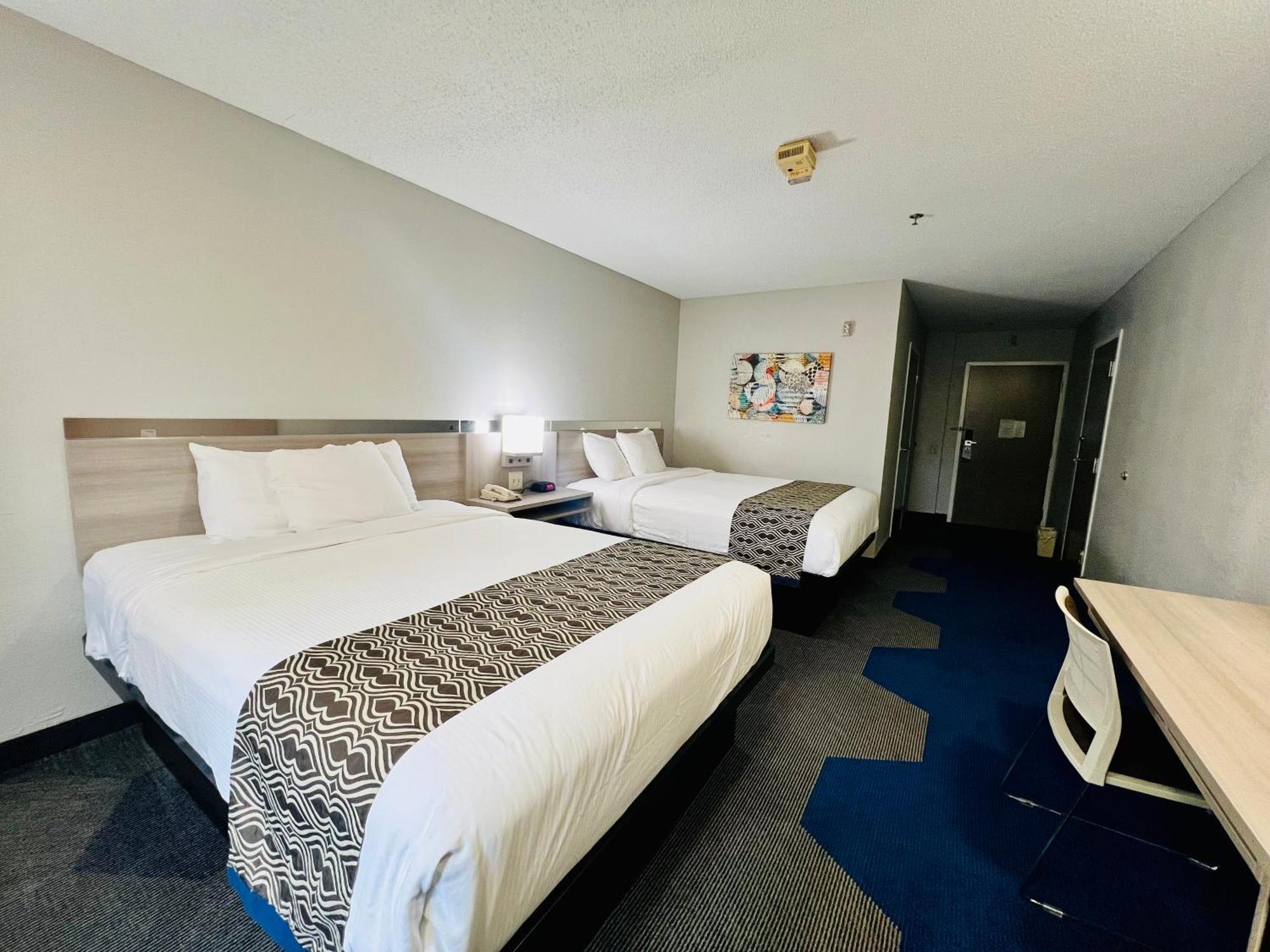 Microtel - Lexington North 2*